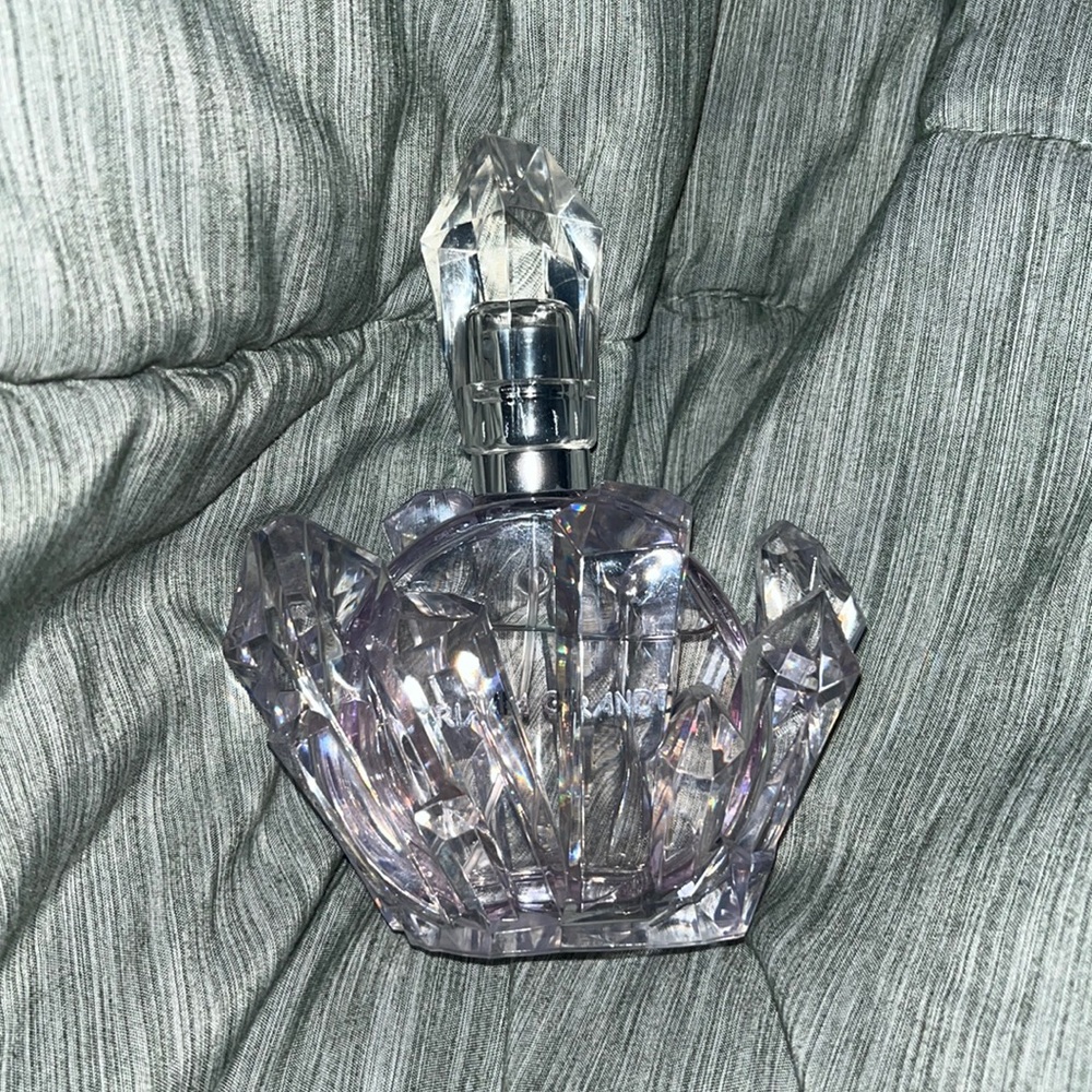 ariana grande rem perfume!